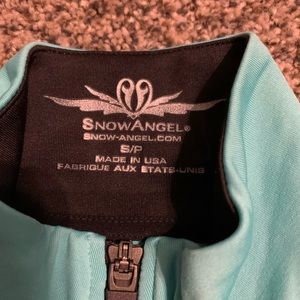 Women’s small half zip hot chilly’s snow angel